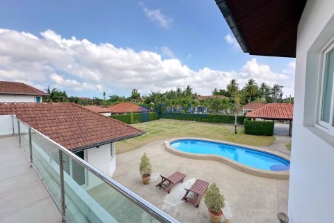 House in Pattaya, Thailand 5 bedrooms № 197150 - photo 23