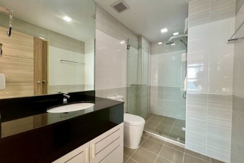 Кондоминиум с 2 спальнями в Паттайе, Таиланд № 167002 - фото 21