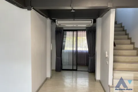 Reihenhaus in Suan Luang, Bangkok, Thailand 4 Schlafzimmer № 216484 - Foto 8