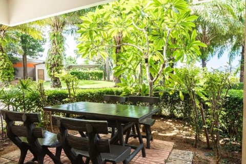 Apartamento de 2 habitaciones en Pattaya, Tailandia № 173983 - foto 12