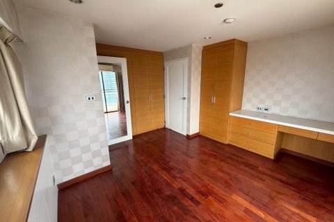 Кондоминиум с 3 спальнями в Банг-Кхо-Лаеме, Бангкок, Таиланд № 148382 - фото 18