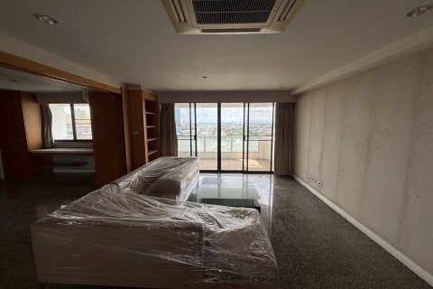 Кондоминиум с 3 спальнями в Банг-Кхо-Лаеме, Бангкок, Таиланд № 148382 - фото 1