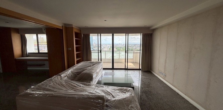 Кондоминиум с 3 спальнями в Банг-Кхо-Лаеме, Бангкок, Таиланд № 148382