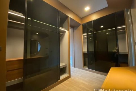 House in Pattaya, Thailand 5 bedrooms № 168151 - photo 6
