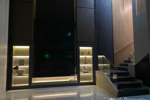 House in Pattaya, Thailand 5 bedrooms № 168151 - photo 11