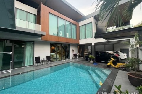 House in Pattaya, Thailand 5 bedrooms № 168151 - photo 3