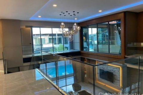 House in Pattaya, Thailand 5 bedrooms № 168151 - photo 9