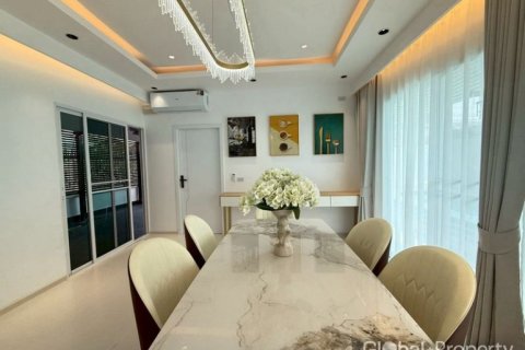 Maison à Pattaya, Thaïlande 6 chambres № 168149 - photo 12