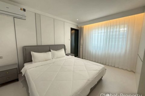 Maison à Pattaya, Thaïlande 6 chambres № 168149 - photo 4