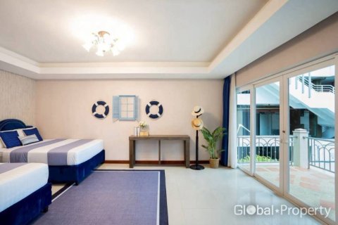 House in Pattaya, Thailand 4 bedrooms № 168148 - photo 13