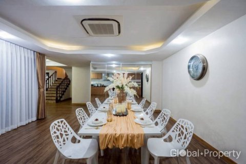 House in Pattaya, Thailand 4 bedrooms № 168148 - photo 8