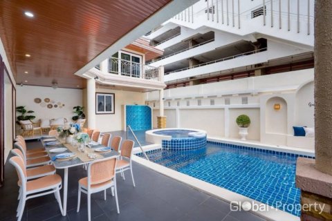 House in Pattaya, Thailand 4 bedrooms № 168148 - photo 3