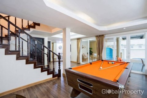 House in Pattaya, Thailand 4 bedrooms № 168148 - photo 7