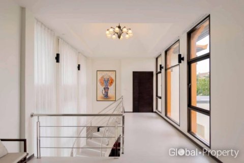 Дом в Паттайе, Таиланд с 6 спальнями № 168152 - фото 17