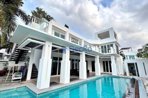 Maison à Pattaya, Thaïlande 4 chambres № 196936