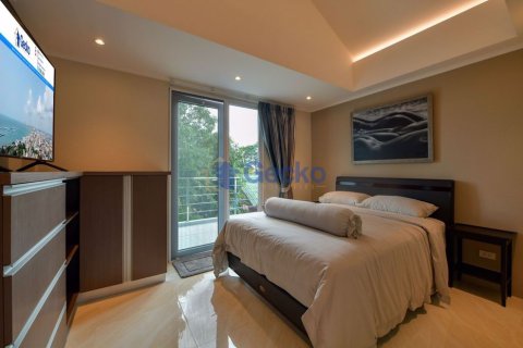 House in Pattaya, Thailand 5 bedrooms № 196934 - photo 13