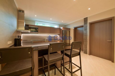 House in Pattaya, Thailand 5 bedrooms № 196934 - photo 7