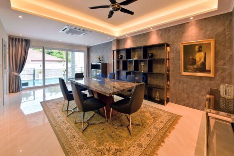 House in Pattaya, Thailand 5 bedrooms № 196934 - photo 4