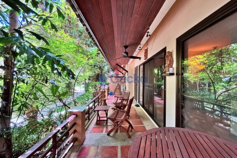 Condo in Pattaya, Thailand, 1 bedroom  № 195832 - photo 17