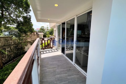 Condo in Pattaya, Thailand, 3 bedrooms  № 195827 - photo 14