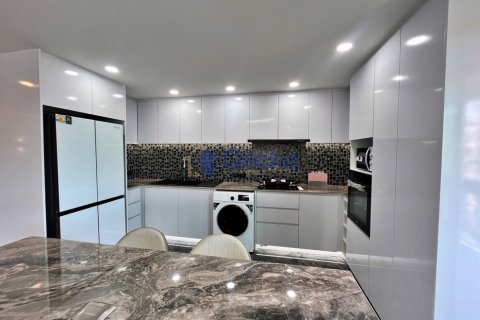 Condo in Pattaya, Thailand, 3 bedrooms  № 195827 - photo 9