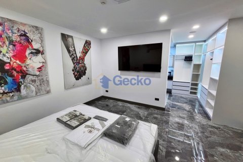 Condo in Pattaya, Thailand, 3 bedrooms  № 195827 - photo 18