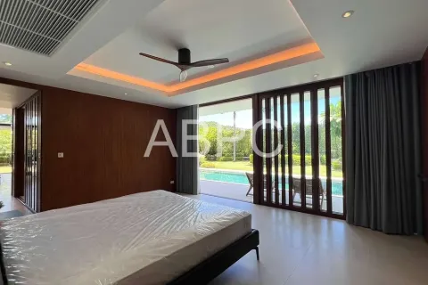 Casa de 4 dormitorios en Pattaya, Tailandia № 212040 - foto 11