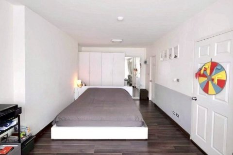 Кондоминиум с 2 спальнями в Хуай Кванге, Бангкок, Таиланд № 136239 - фото 3