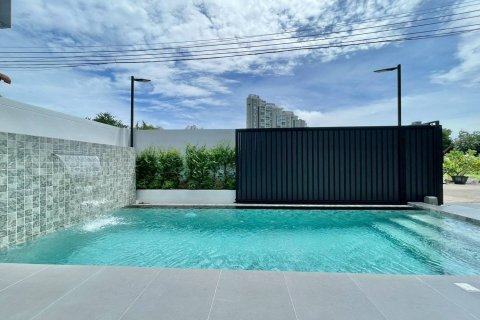 Вилла в Паттайе, Таиланд с 6 спальнями  № 136240 - фото 2