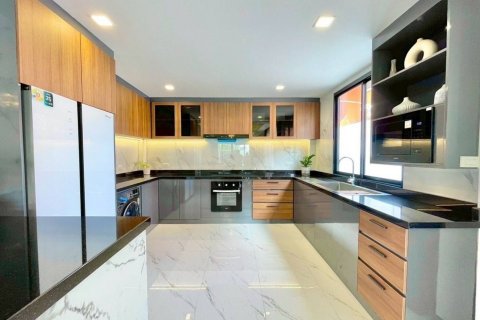 Вилла в Паттайе, Таиланд с 6 спальнями  № 136240 - фото 15