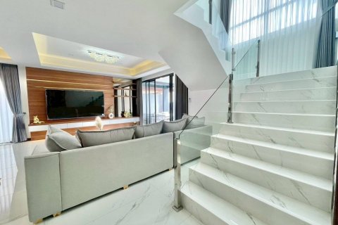 Вилла в Паттайе, Таиланд с 6 спальнями  № 136240 - фото 12