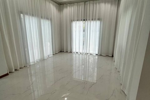 Дом в Сураттхани, Таиланд с 4 спальнями  № 170638 - фото 17