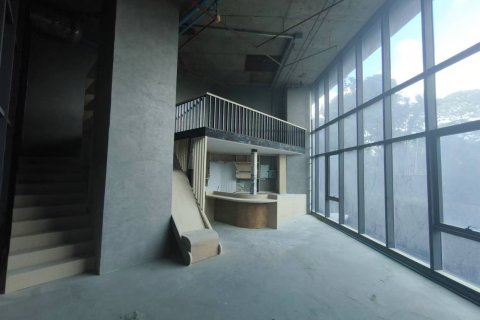 Studio dans le Condo à Huai Khwang, Bangkok, Thaïlande  № 170640