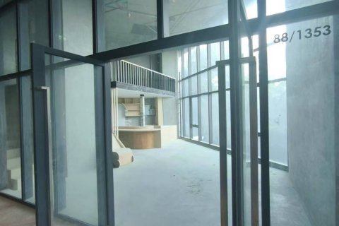 Studio dans le Condo à Huai Khwang, Bangkok, Thaïlande  № 170640 - photo 6