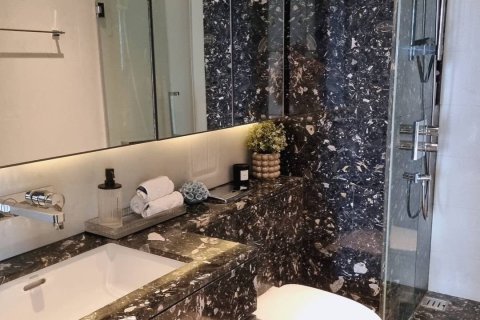 Condo in Bangkok, Thailand, 2 bedrooms  № 180724 - photo 15