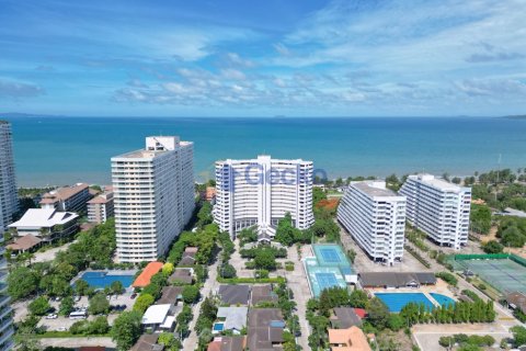 Condo in Pattaya, Thailand, 3 bedrooms  № 196099