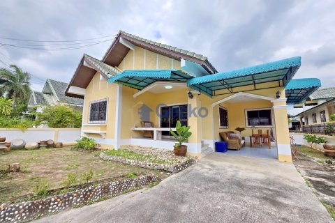House in Pattaya, Thailand 3 bedrooms № 196093