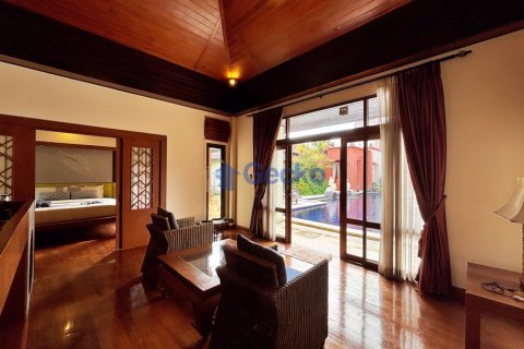 House in Pattaya, Thailand 5 bedrooms № 196094 - photo 24