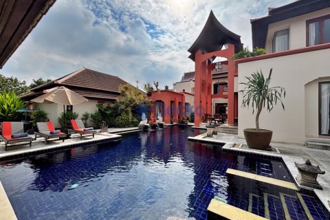 House in Pattaya, Thailand 5 bedrooms № 196094 - photo 4