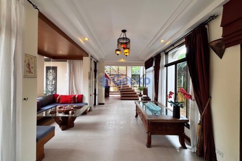 House in Pattaya, Thailand 5 bedrooms № 196094 - photo 20