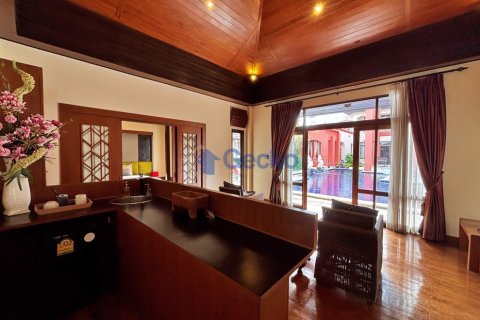 House in Pattaya, Thailand 5 bedrooms № 196094 - photo 25