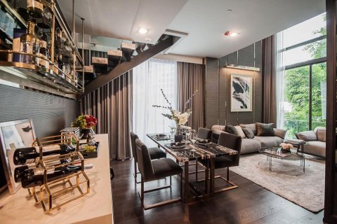 Condo in Bangkok, Thailand, 2 bedrooms  № 233277