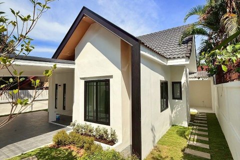 House in Kathu, Thailand 3 bedrooms № 153075 - photo 2
