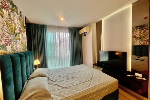 Studio in the Condo in Khlong Toei, Bangkok, Thailand № 156669 - photo 2