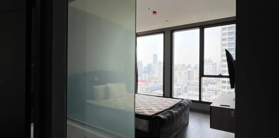 Studio in the Condo in Huai Khwang, Bangkok, Thailand  № 163208