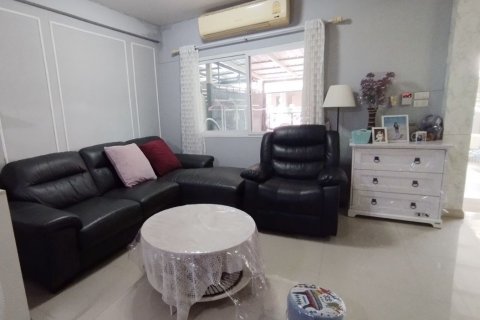 Таунхаус в Фаси Чароене, Бангкок, Таиланд с 3 спальнями  № 163442 - фото 4