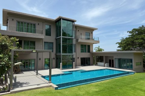 Villa in Hua Hin, Thailand 5 bedrooms № 163447