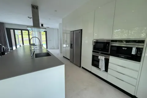 Villa in Hua Hin, Thailand 5 bedrooms № 163447 - photo 24