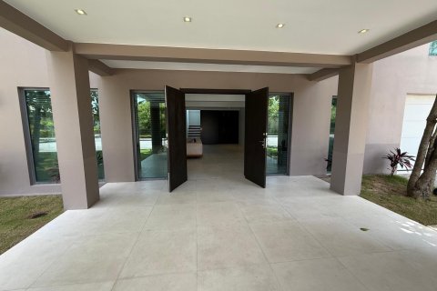 Villa in Hua Hin, Thailand 5 bedrooms № 163447 - photo 5