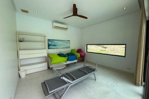 Villa in Hua Hin, Thailand 5 bedrooms № 163447 - photo 30